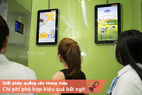 màn hình quảng cáo trong thang máy