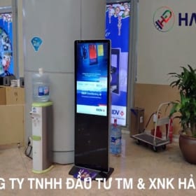 Màn hình chân đứng đáp ứng mọi nhu cầu trình chiếu của ngân hàng BIDV trong chiến dịch truyền thông quảng cáo dịch vụ mới