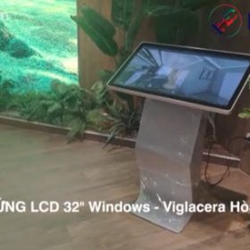 thi-cong-lap-dat-man-hinh-quang-cao-lcd-chan-quy-32-inch-tai-lang-hoa-lac
