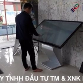 lap-dat-man-hinh-lcd-cam-ung-65inch-tai-cengroup-gia-lam-ha-noi