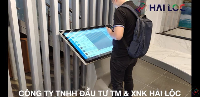 Màn hình quảng cáo treo tường 49 inch 1