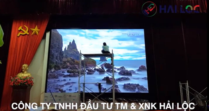 thi-cong-man-hinh-led-p2ctai-hoi-truong-chinh-tri-dien-bien