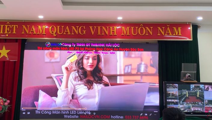 thi-cong-man-hinh-led-p3-trong-hoi-truong-cho-cong-an-huyen-soc-son