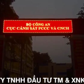 thi-cong-bang-led-ngoai-troi-p10-cho-cuc-cs-pccc