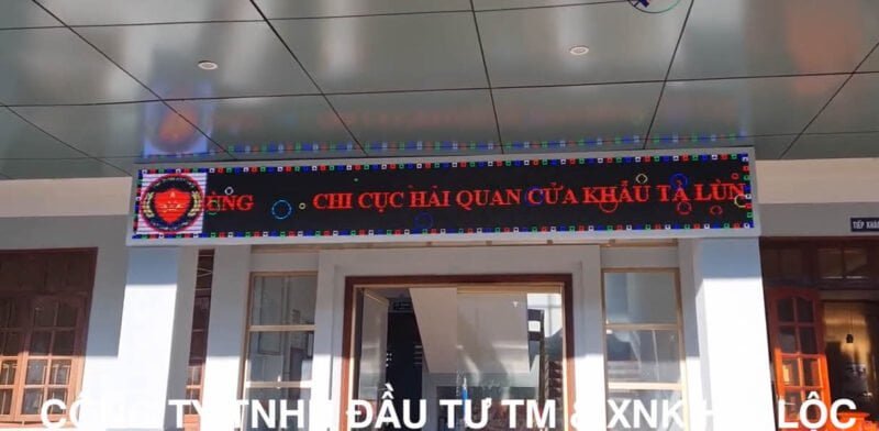 thi-cong-bang-led-p10-ngoai-troi-tai-chi-cuc-hai-quan-ta-lung