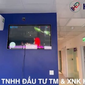 thi-cong-man-hinh-lcd-43-inch-tai-tang-3-phong-noi-soi-phong-kham-dong-nhan