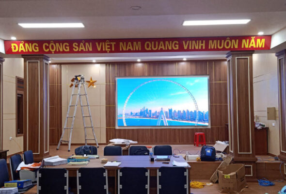Cong-trinh-thi-cong-man-hinh-led-tai-quang-ninh