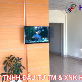 Lap-dat-man-hinh-quang-cao-treo-tuong-32-inch-khu-cn-thang-long