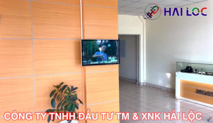 Lap-dat-man-hinh-quang-cao-treo-tuong-32-inch-khu-cn-thang-long