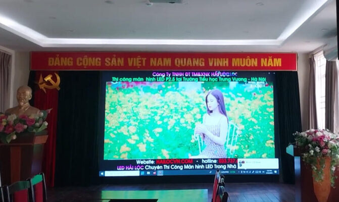 Thi-cong-man-hinh-led-p2-5-truong-tieu-hoc-trung-vuong-tp-ha-noi