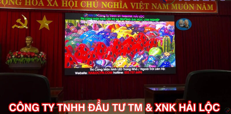 Thi-cong-man-hinh-led-p2-truong-dh-lam-nghiep-dong-nai