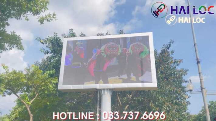 Thi-cong-man-hinh-led-p5-ngoai-troi-tai-lang-van-hoa-cac-dan-toc-viet-nam