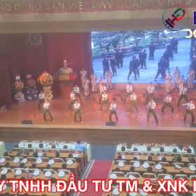 Thi-cong-man-hinh-p3-led-hoi-truong-tai-cong-an-tinh-ha-giang