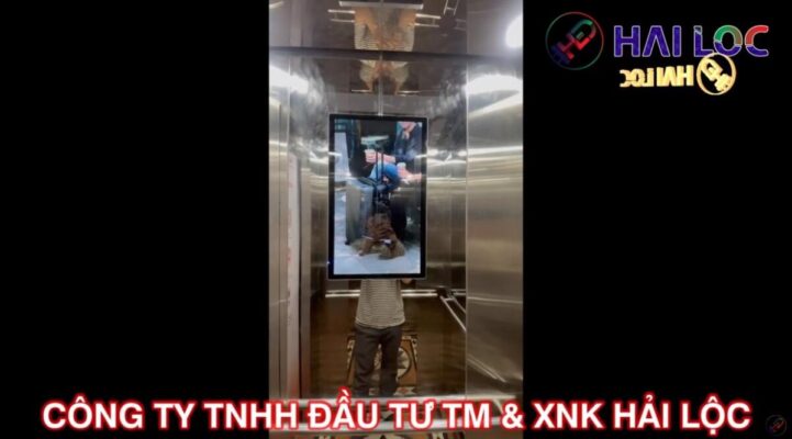 Lắp đặt màn hình quảng cáo LCD 22 inch cửa hàng Phun Xăm Tự Nhiên